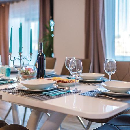 Beautiful Home In Sibenik With Kitchen Esterno foto