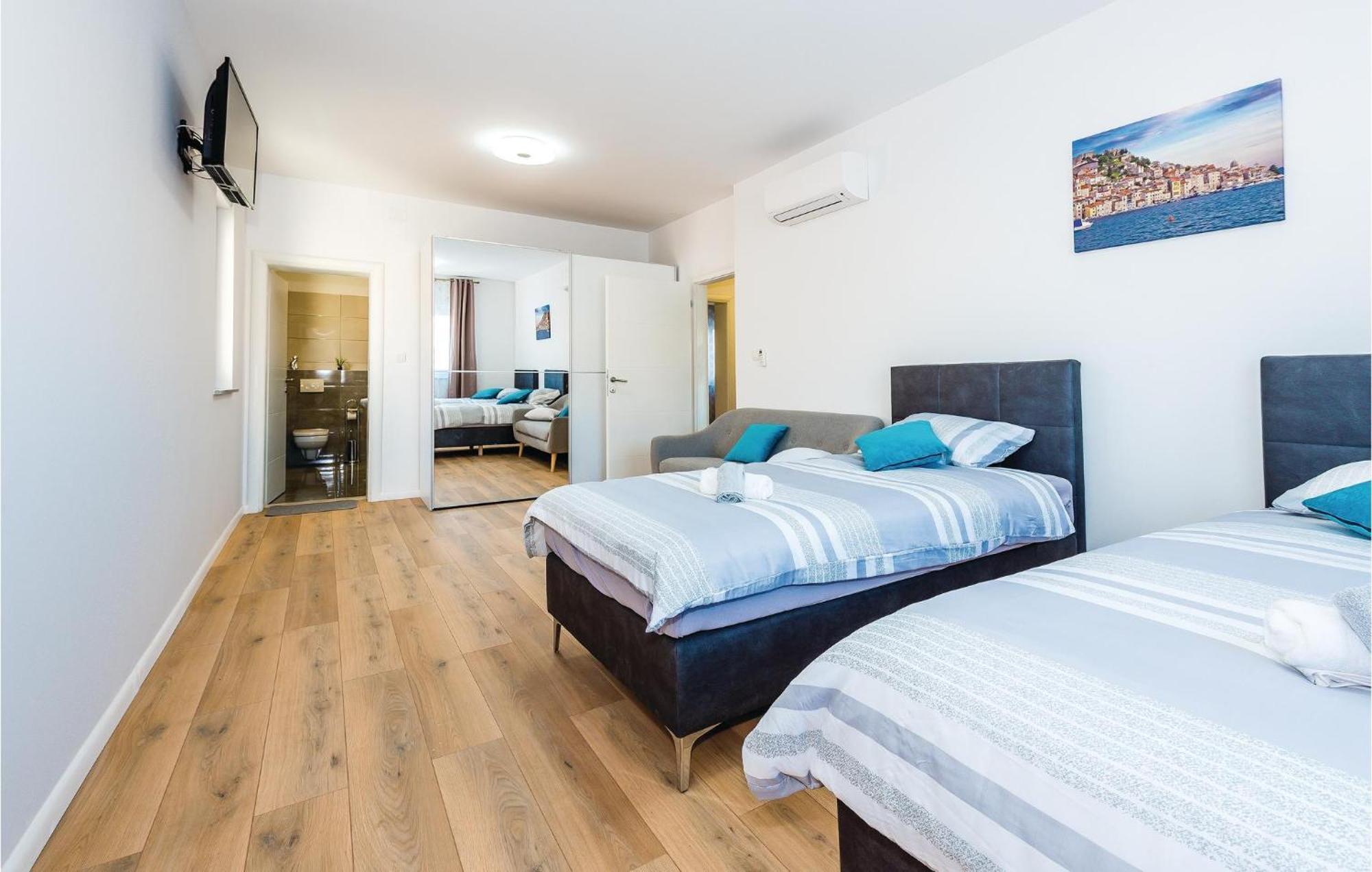 Beautiful Home In Sibenik With Kitchen Esterno foto