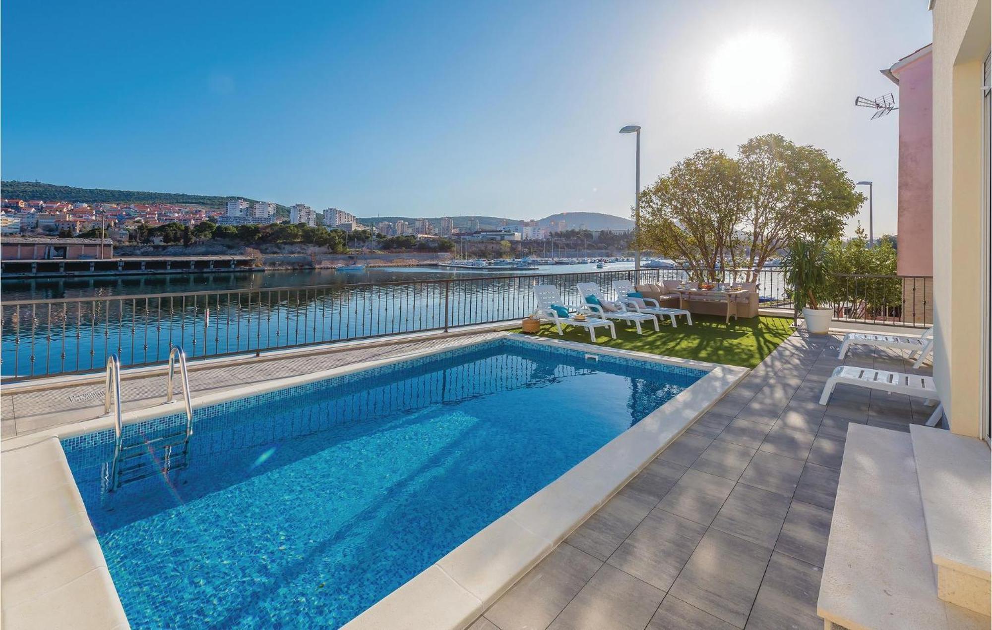 Beautiful Home In Sibenik With Kitchen Esterno foto