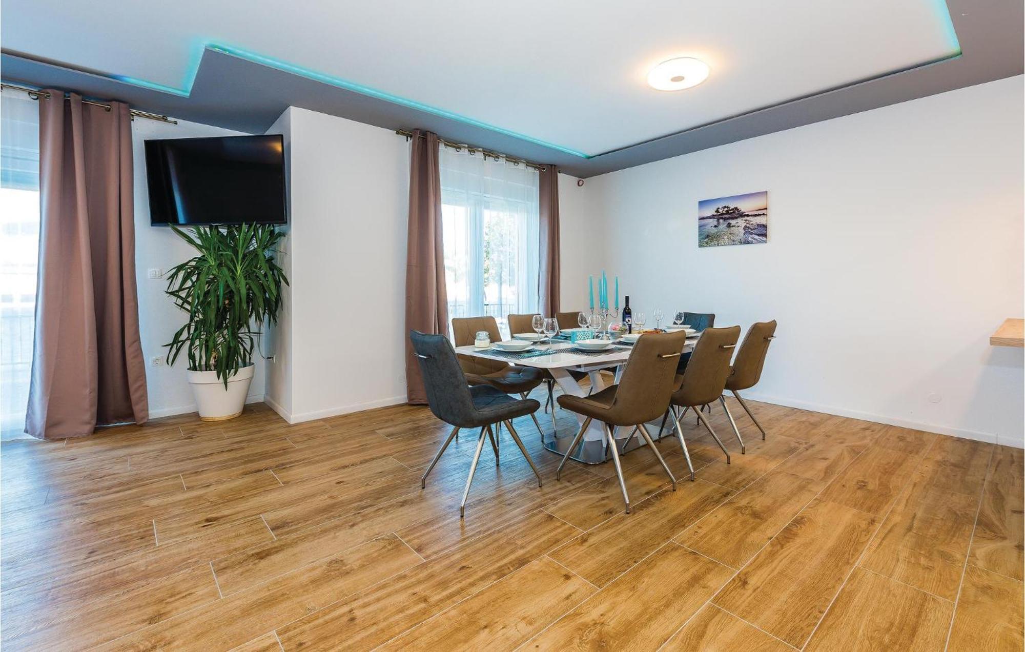 Beautiful Home In Sibenik With Kitchen Esterno foto