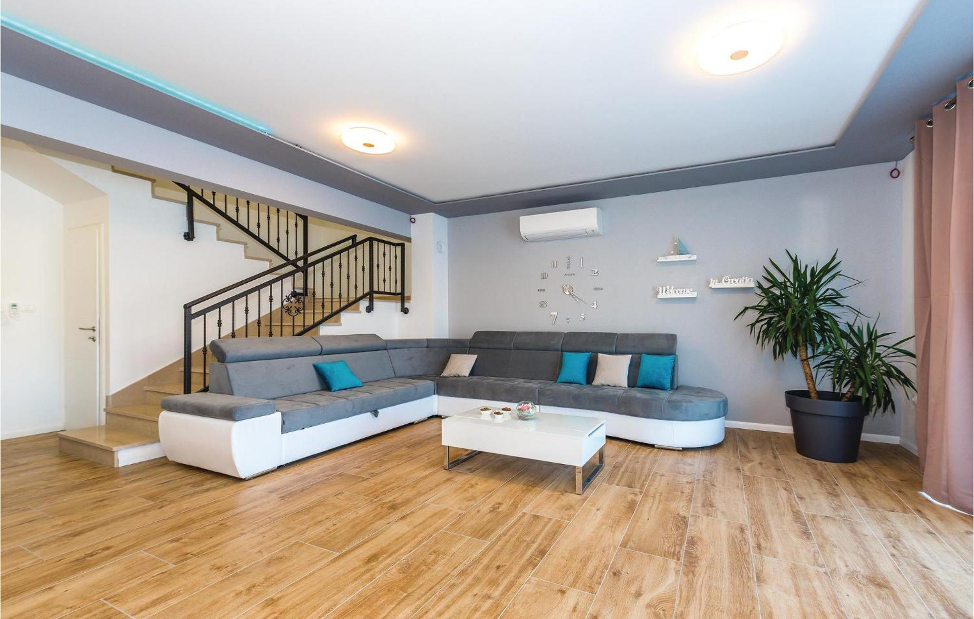 Beautiful Home In Sibenik With Kitchen Esterno foto
